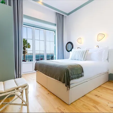 Westlight - Adults Only 4*