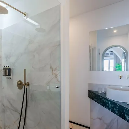 Πανσιόν Westlight - Adults Only 4*