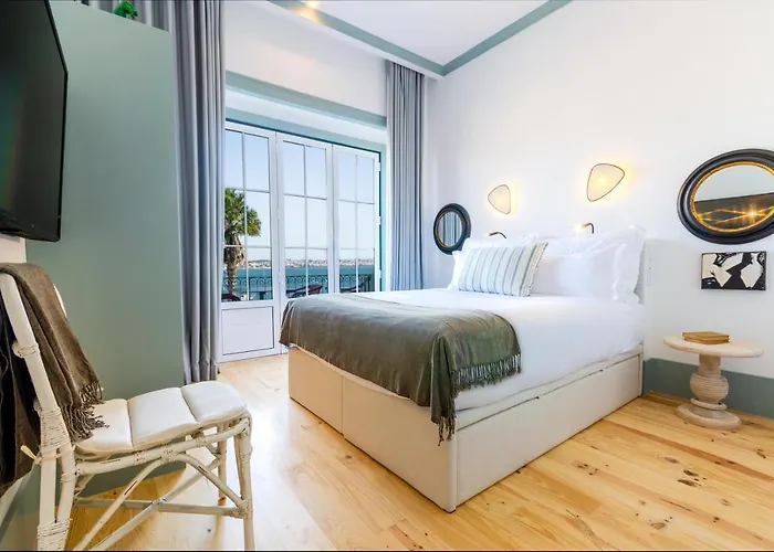 Westlight - Adults Only 4*